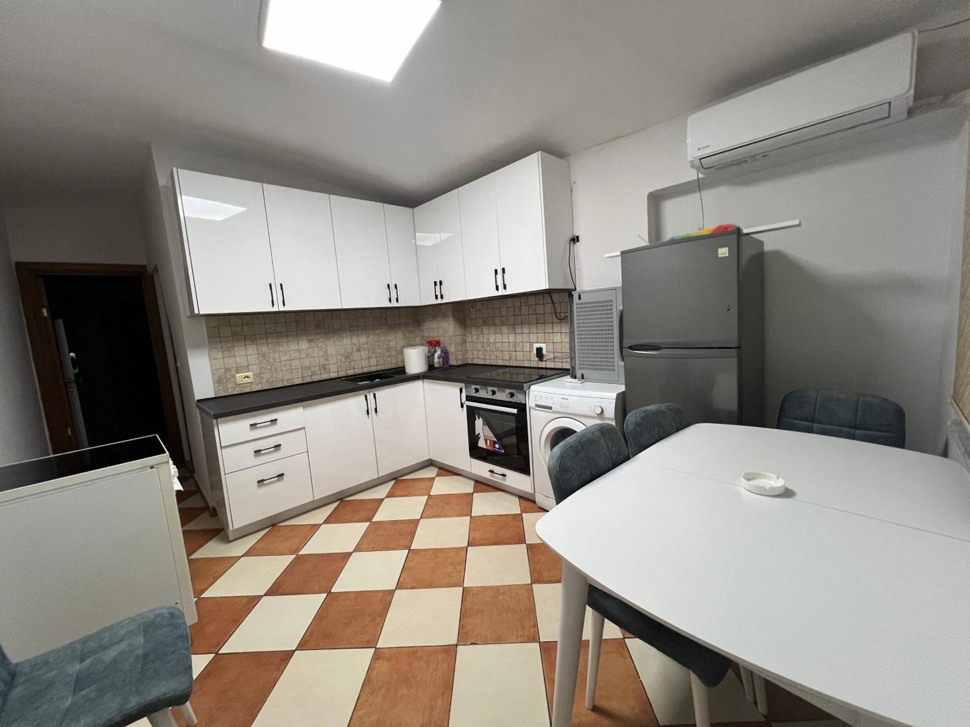 Sisterhood Hostel-Female Only ティラナ エクステリア 写真